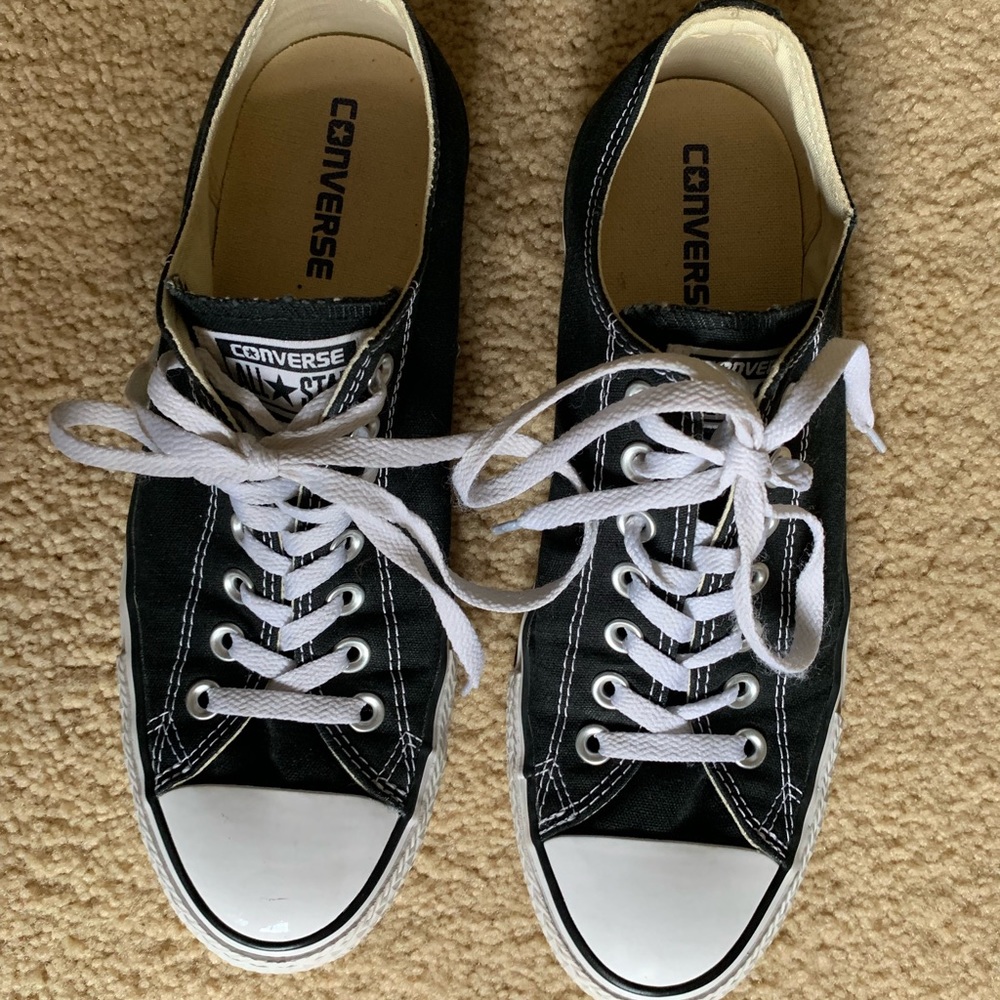 Converse All Star size 10 tennis shoes